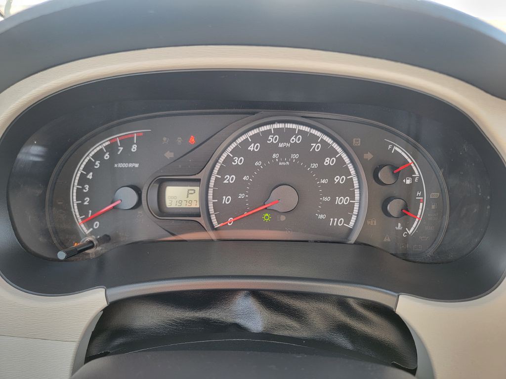 2013 Toyota Sienna Image 18