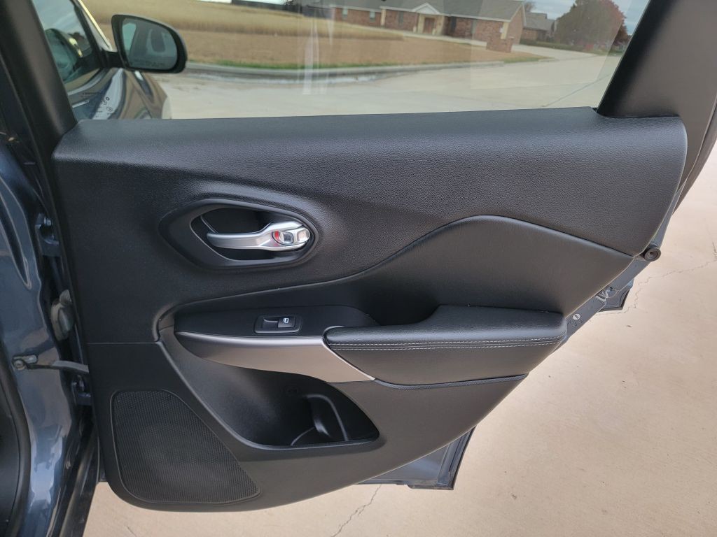 2021 Jeep Cherokee Image 13