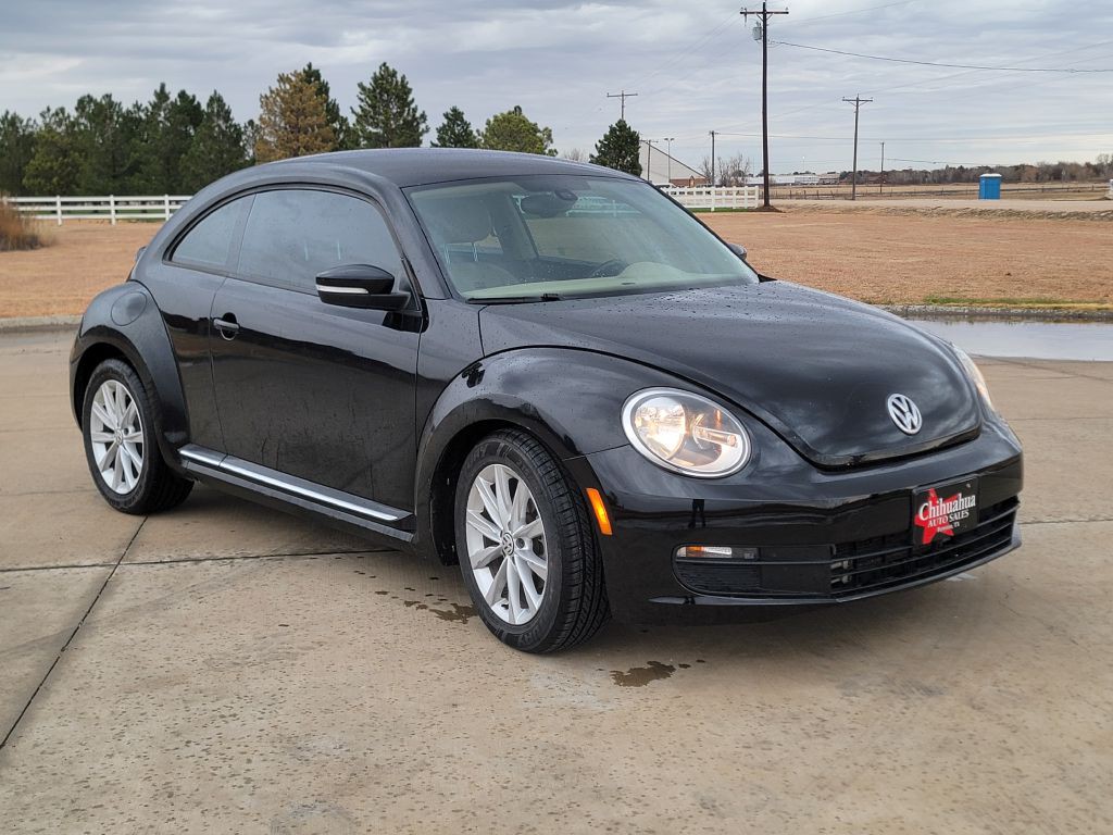 2016 Volkswagen Beetle Image 2