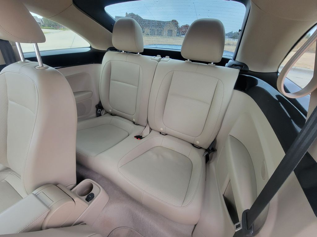 2016 Volkswagen Beetle Image 9