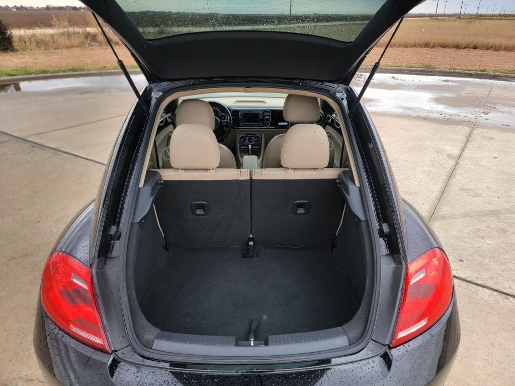 2016 Volkswagen Beetle Image 10