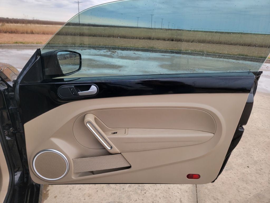 2016 Volkswagen Beetle Image 12