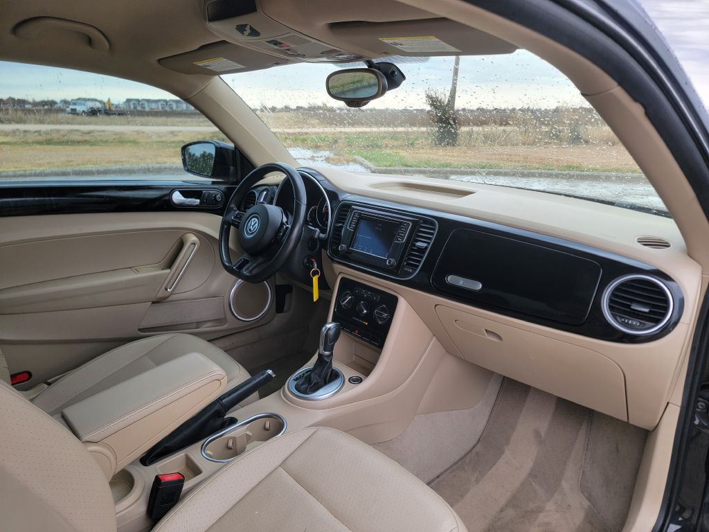 2016 Volkswagen Beetle Image 13