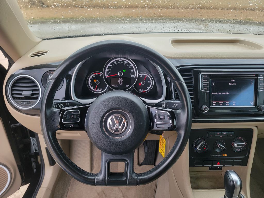 2016 Volkswagen Beetle Image 14