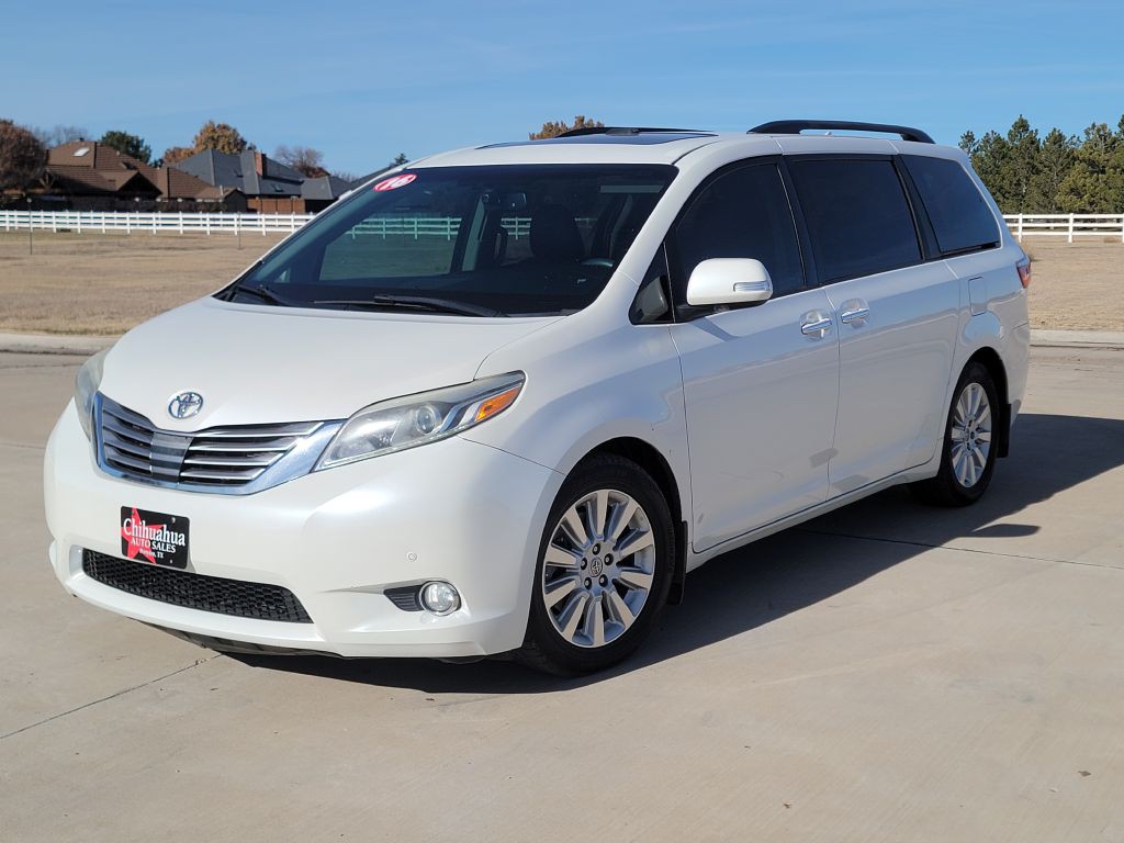 2016 Toyota Sienna Image 1