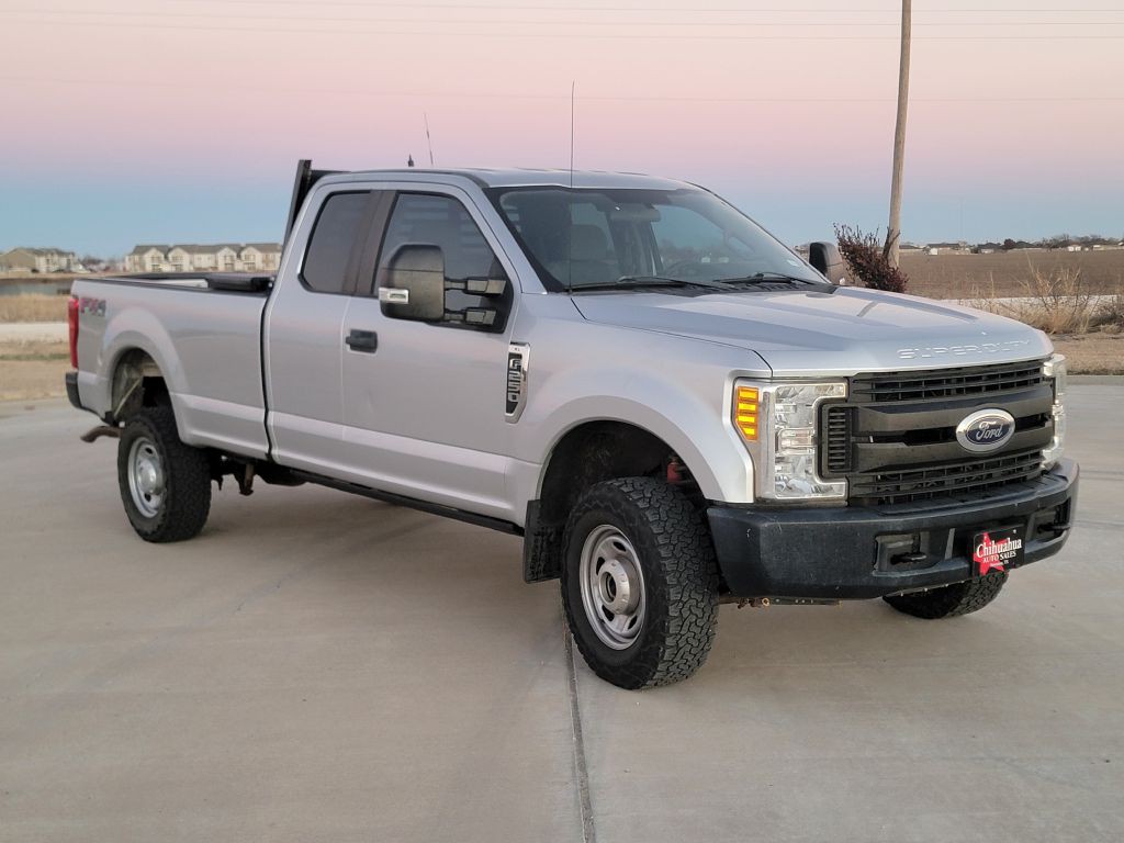 2017 Ford F-250 Image 2