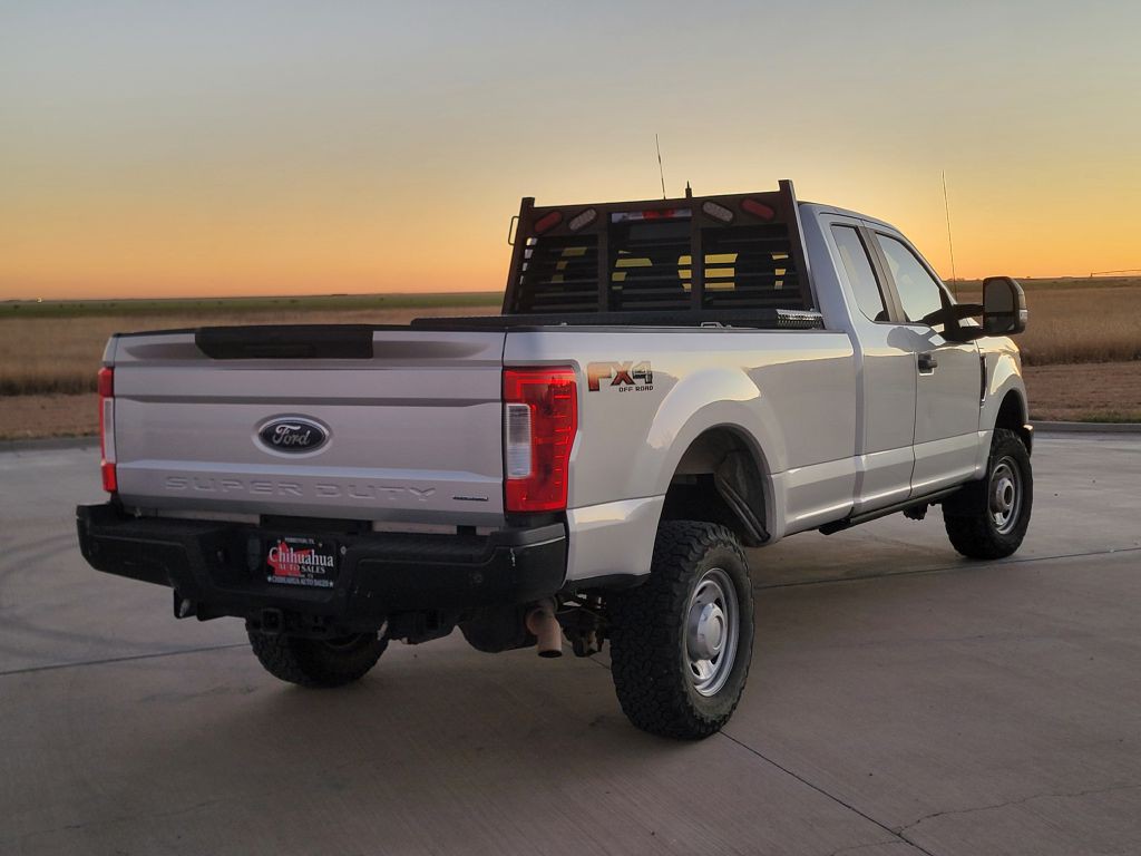 2017 Ford F-250 Image 4