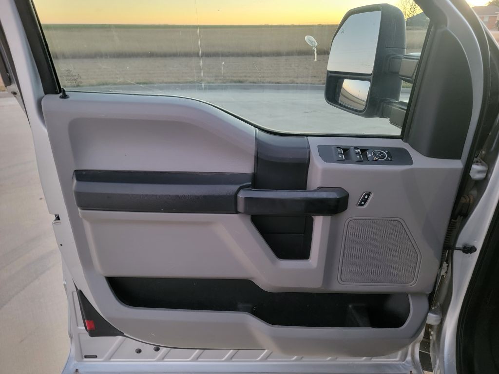 2017 Ford F-250 Image 8