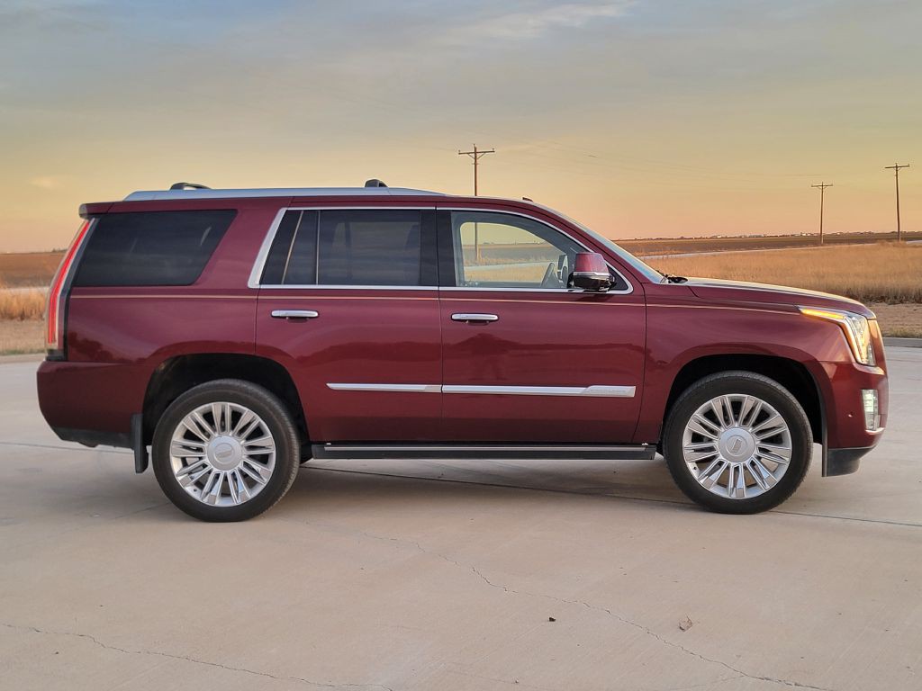 2019 Cadillac Escalade Image 3