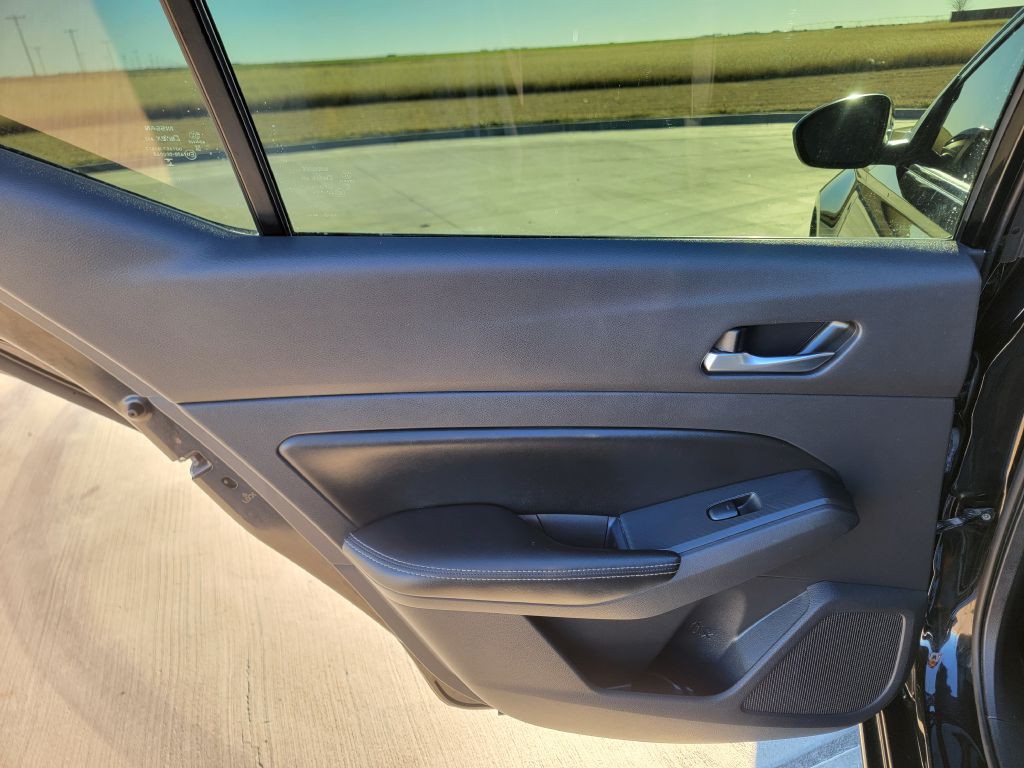 2022 Nissan Altima Image 10