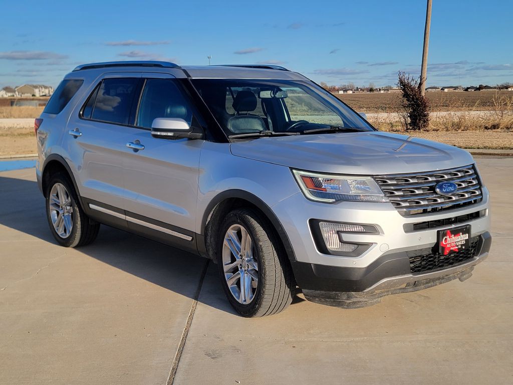 2017 Ford Explorer Image 2