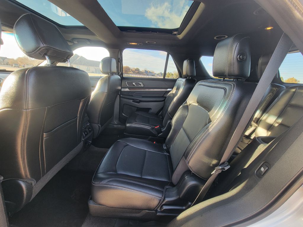 2017 Ford Explorer Image 9