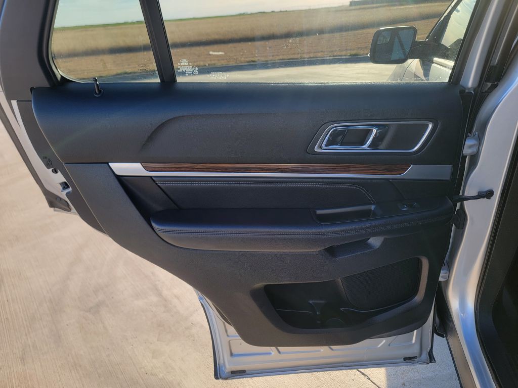 2017 Ford Explorer Image 10