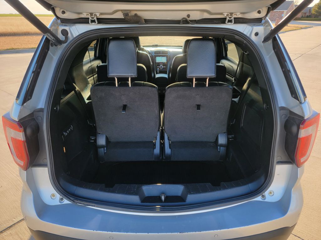 2017 Ford Explorer Image 12