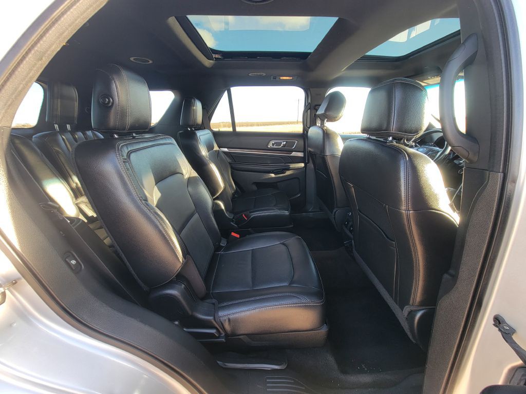 2017 Ford Explorer Image 13