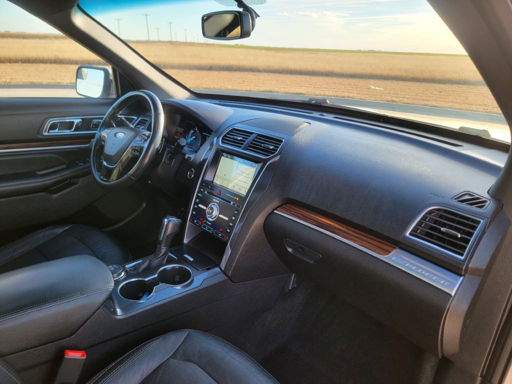 2017 Ford Explorer Image 17