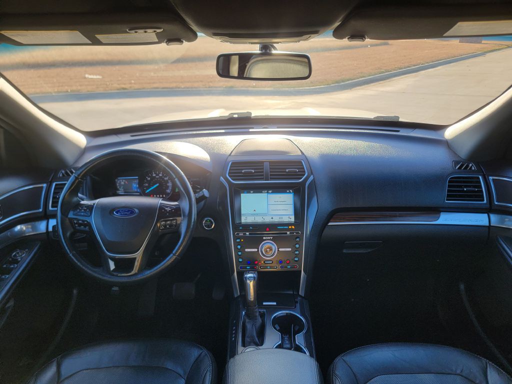 2017 Ford Explorer Image 18