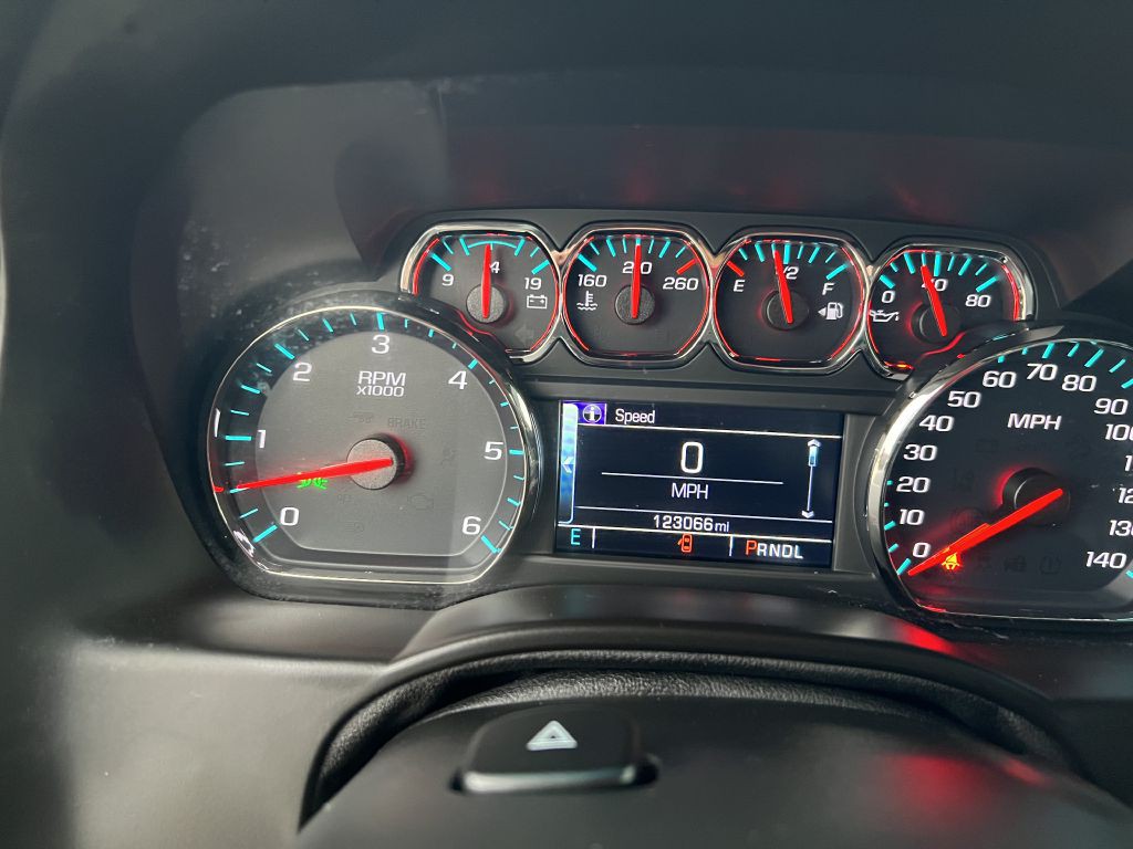 2018 Chevrolet Suburban Image 18