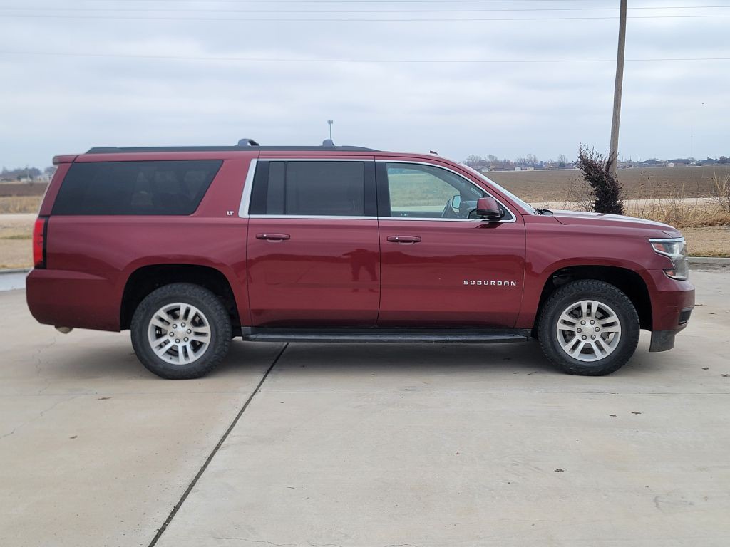 2018 Chevrolet Suburban Image 3