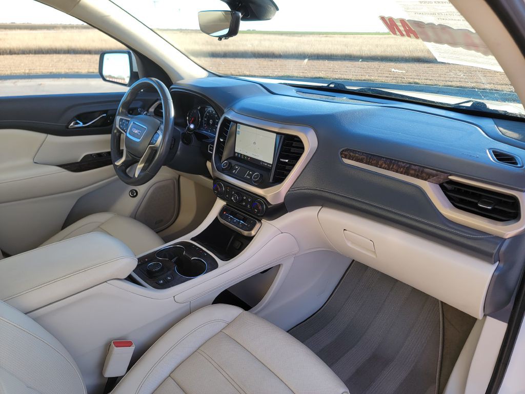 2020 GMC Acadia Image 17