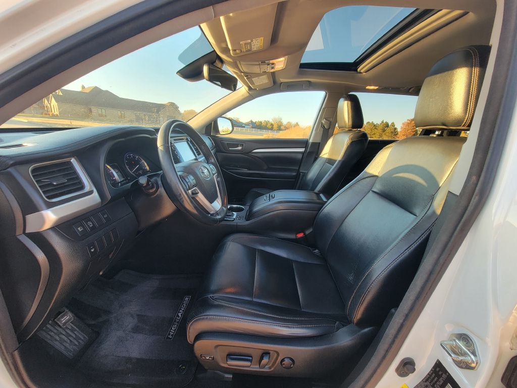 2017 Toyota Highlander Image 7