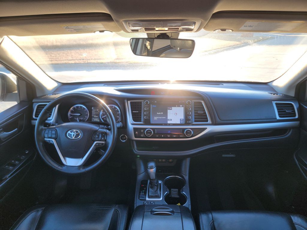 2017 Toyota Highlander Image 18