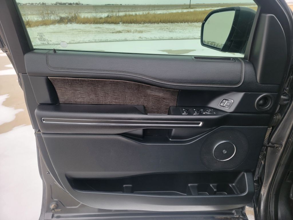 2019 Ford Expedition Image 8