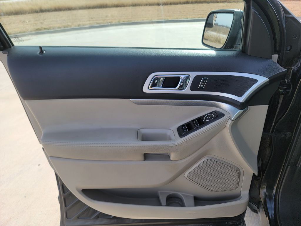 2012 Ford Explorer Image 8