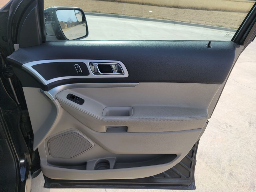 2012 Ford Explorer Image 16