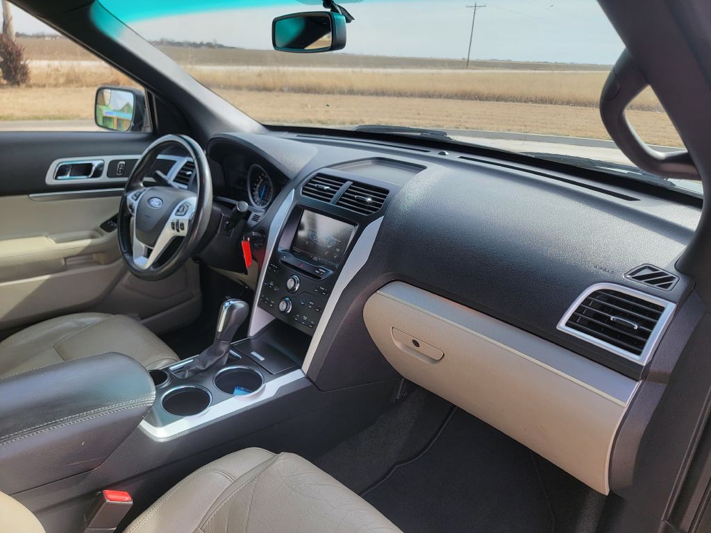 2012 Ford Explorer Image 17