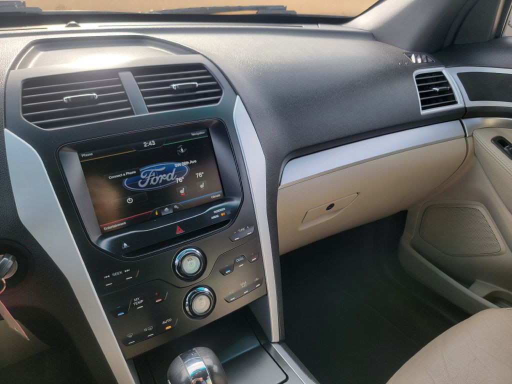 2012 Ford Explorer Image 21