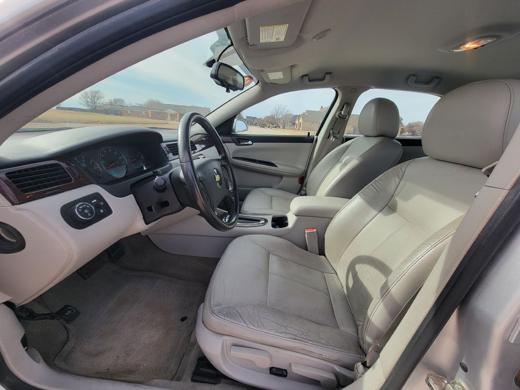 2010 Chevrolet Impala Image 7