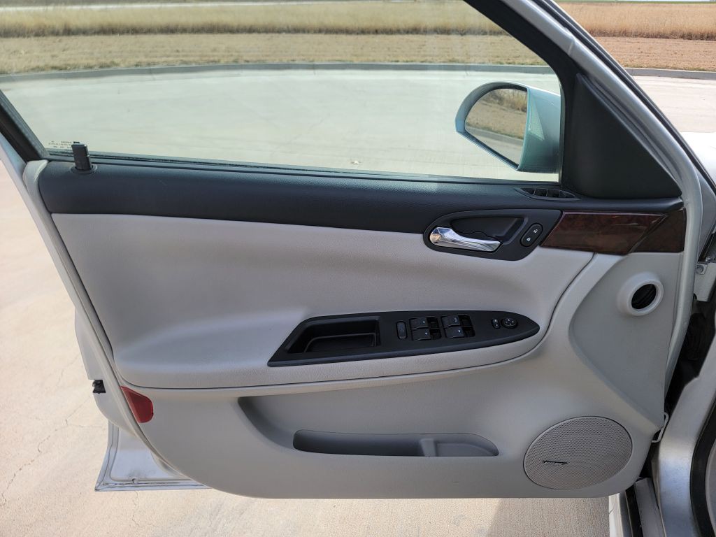 2010 Chevrolet Impala Image 8