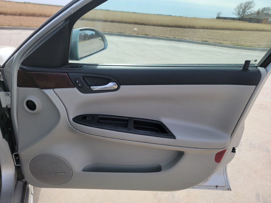 2010 Chevrolet Impala Image 14