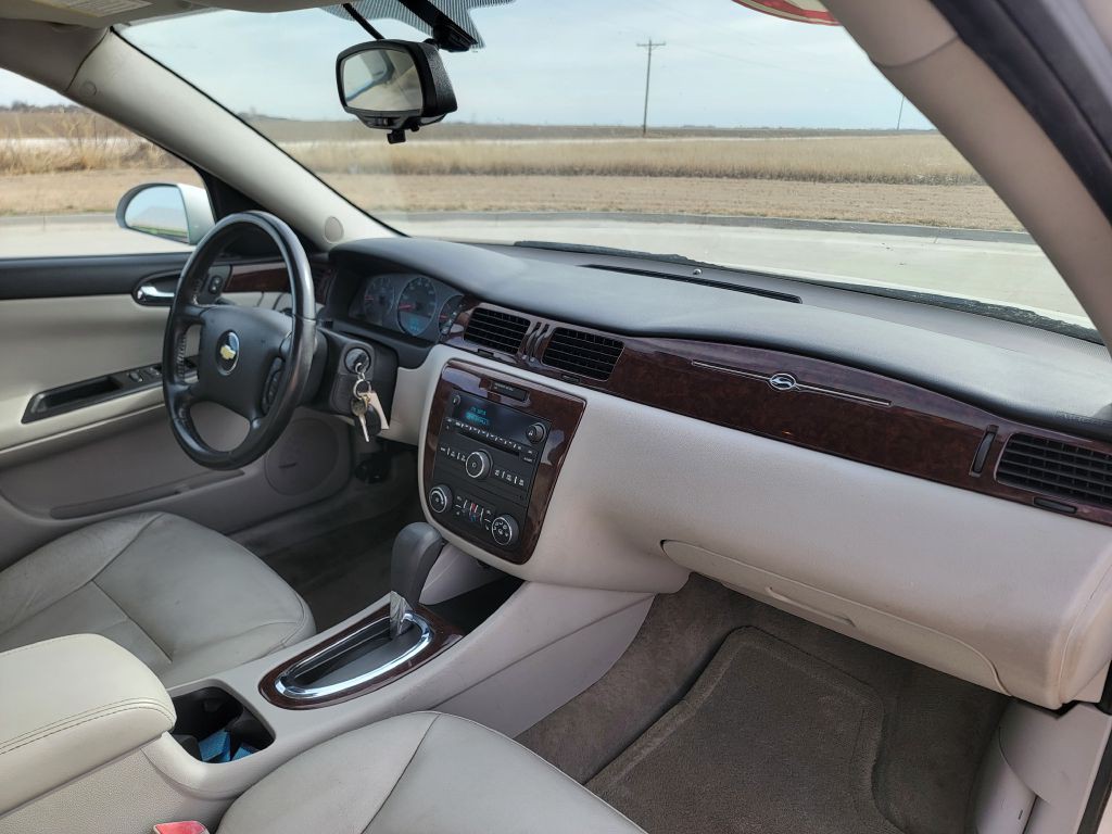 2010 Chevrolet Impala Image 15