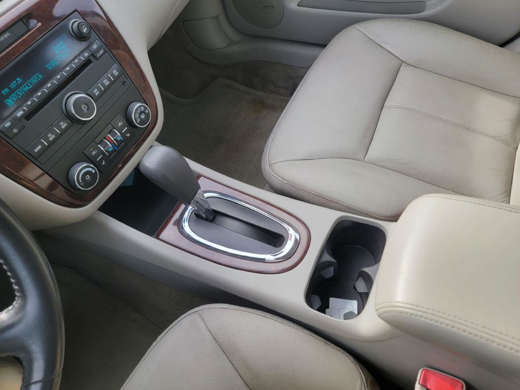 2010 Chevrolet Impala Image 20