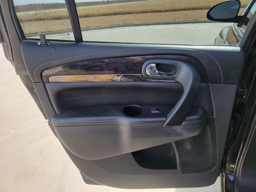 2017 Buick Enclave Image 10