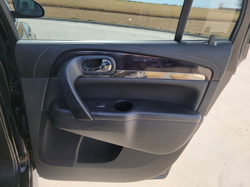 2017 Buick Enclave Image 14