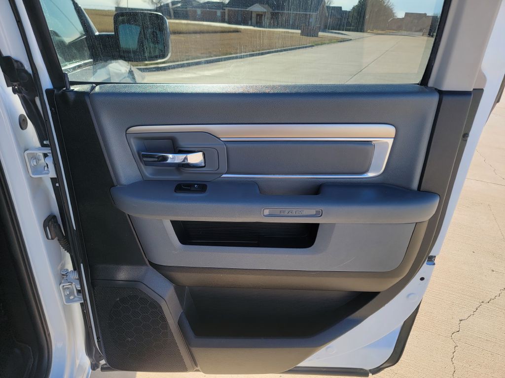 2017 RAM 1500 Image 12