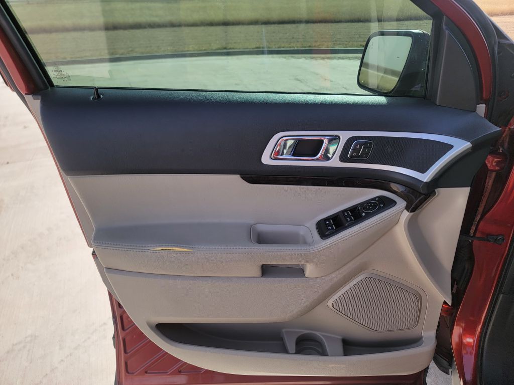 2014 Ford Explorer Image 8