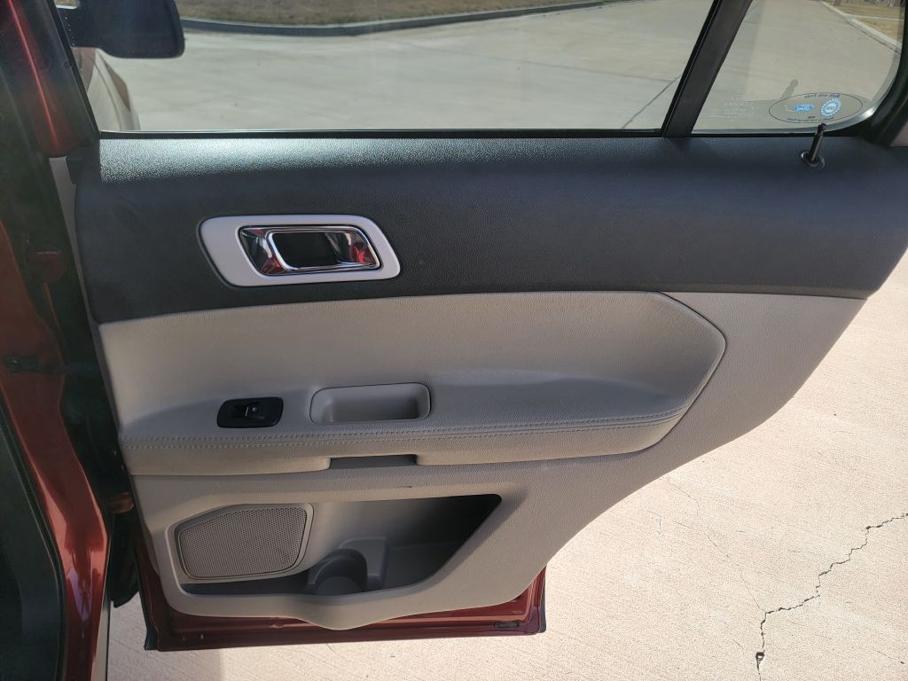 2014 Ford Explorer Image 14