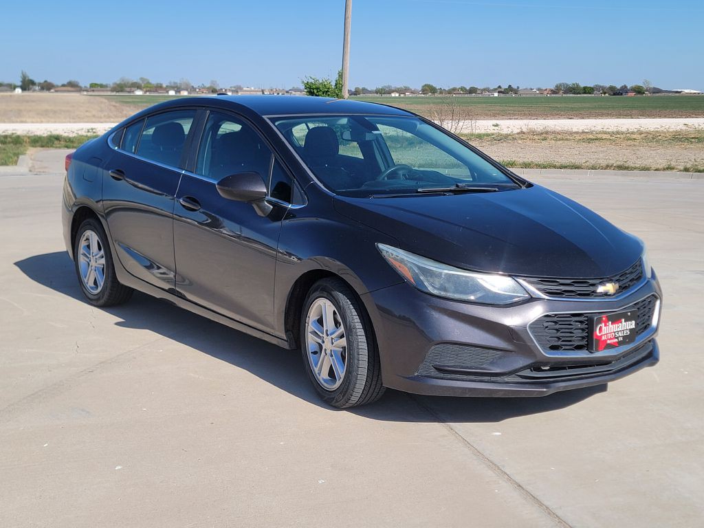 2017 Chevrolet Cruze Image 2