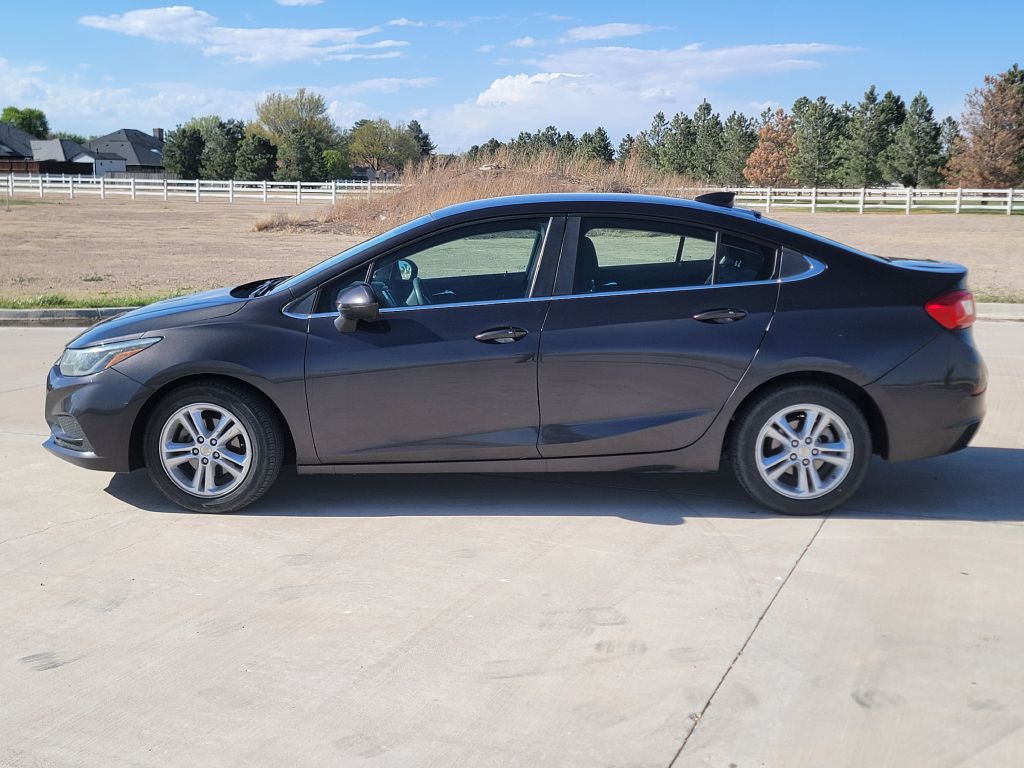 2017 Chevrolet Cruze Image 6