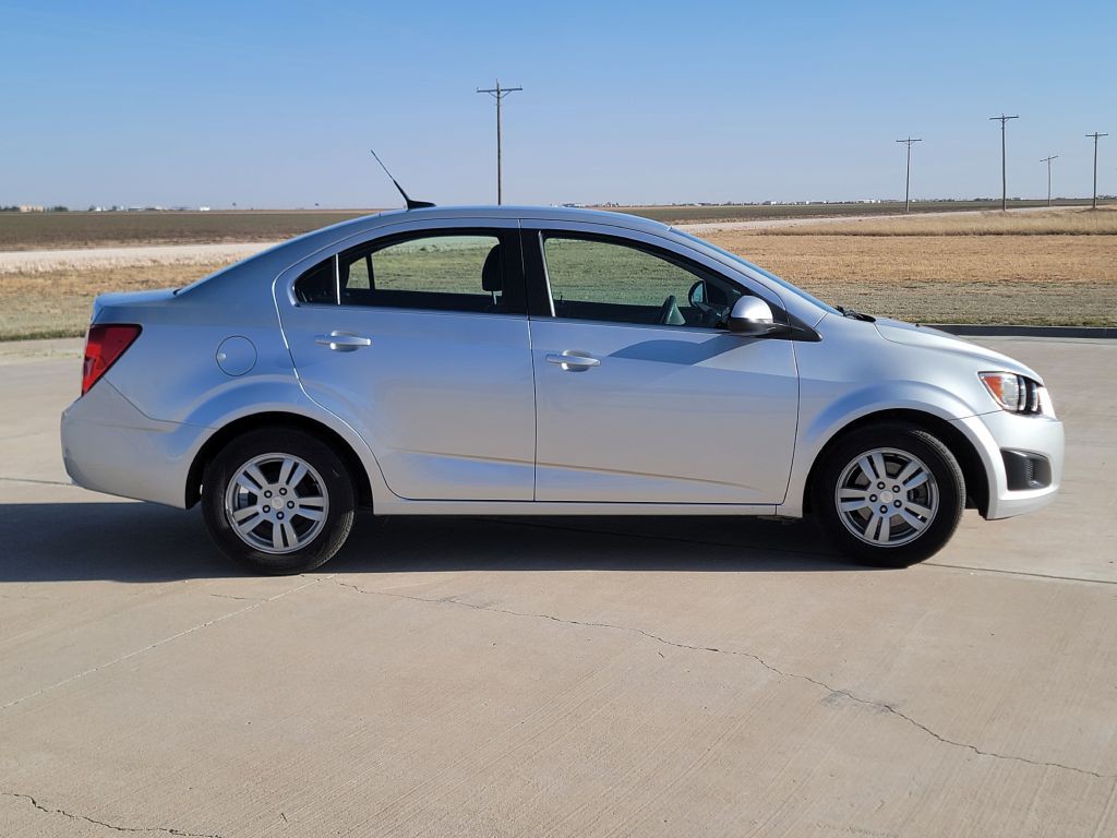 2014 Chevrolet Sonic Image 3