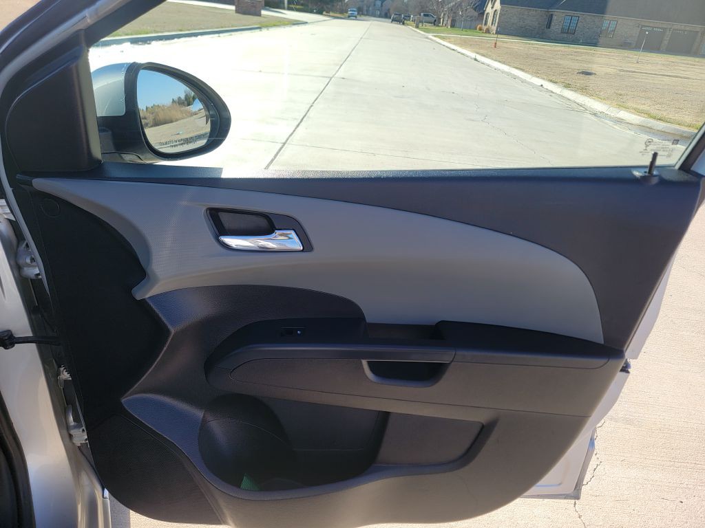 2014 Chevrolet Sonic Image 14