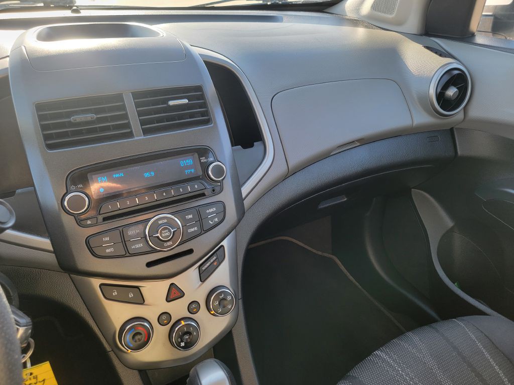 2014 Chevrolet Sonic Image 19