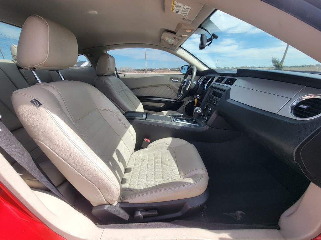 2011 Ford Mustang Image 10