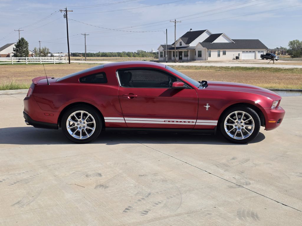 2011 Ford Mustang Image 3