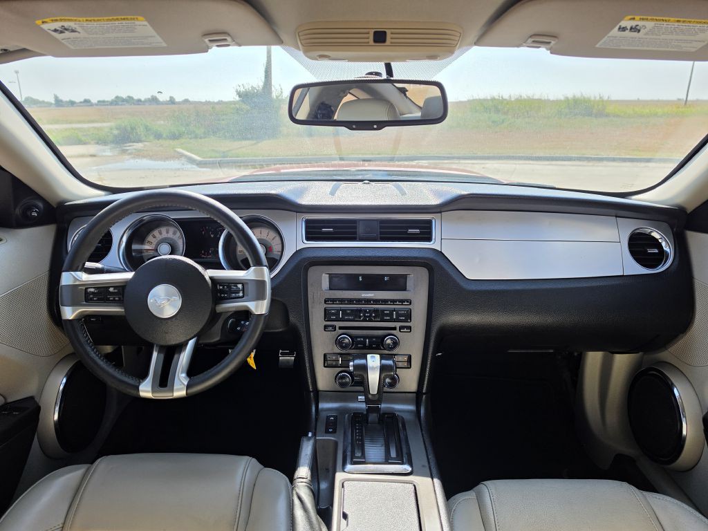 2011 Ford Mustang Image 13
