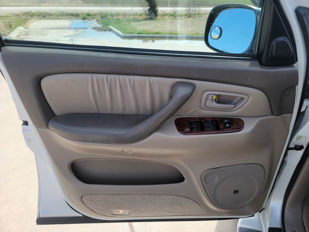 2006 Toyota Sequoia Image 8